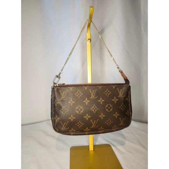 Louis Vuitton Pochette Accessoires Monogram Canvas Shoulder Bag with LV Chain - Picture 2 of 15
